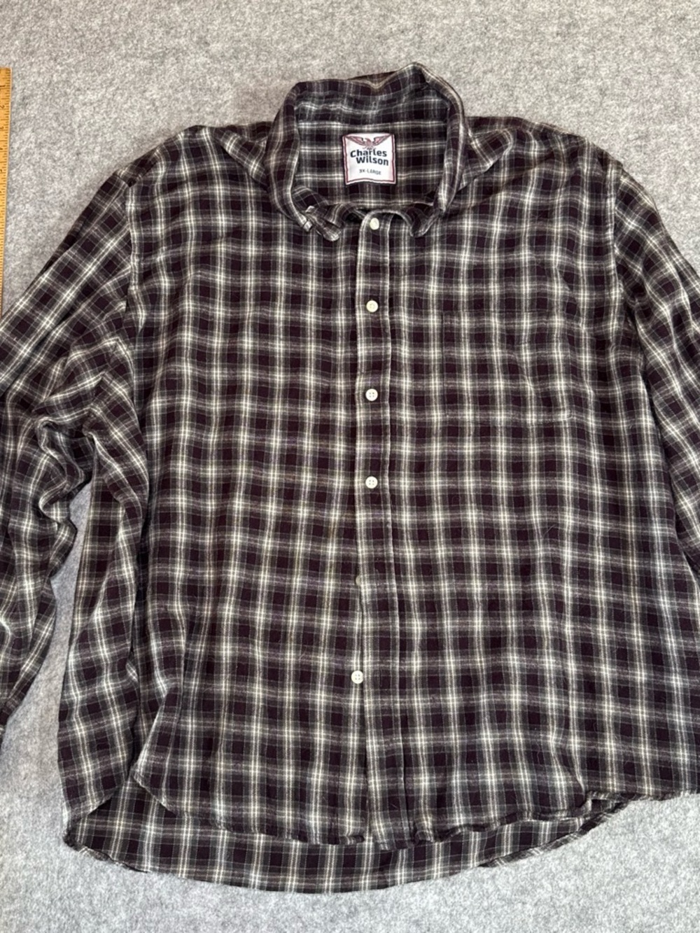 Charles Wilson Men's Black & Gray Plaid Button-Down Shirt